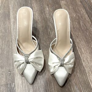 Coutgo Womens Bow Heels- Satin Backless Wedding Shoes. 9.5 NEW. NEVER WORN